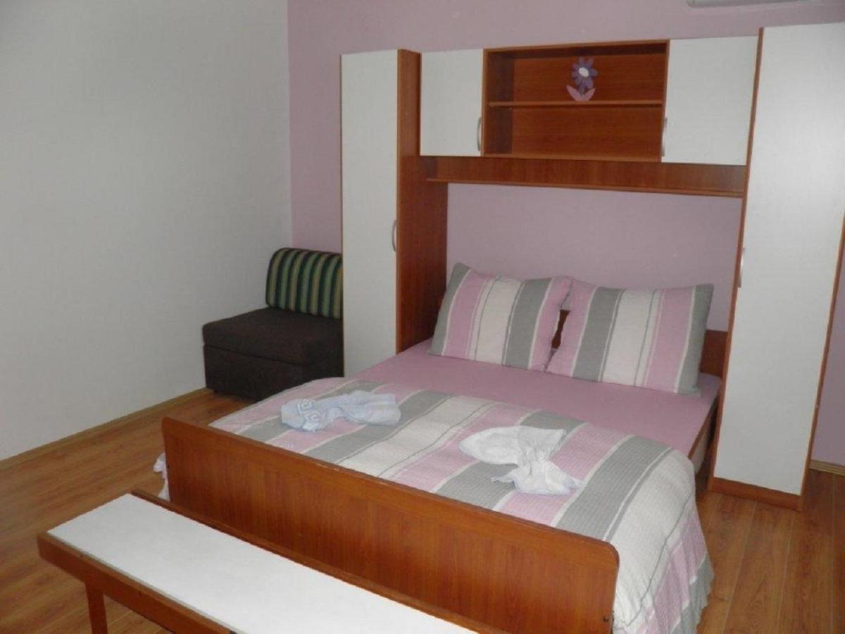 بريلا Apartments Angela - With Beautiful Courtyard المظهر الخارجي الصورة