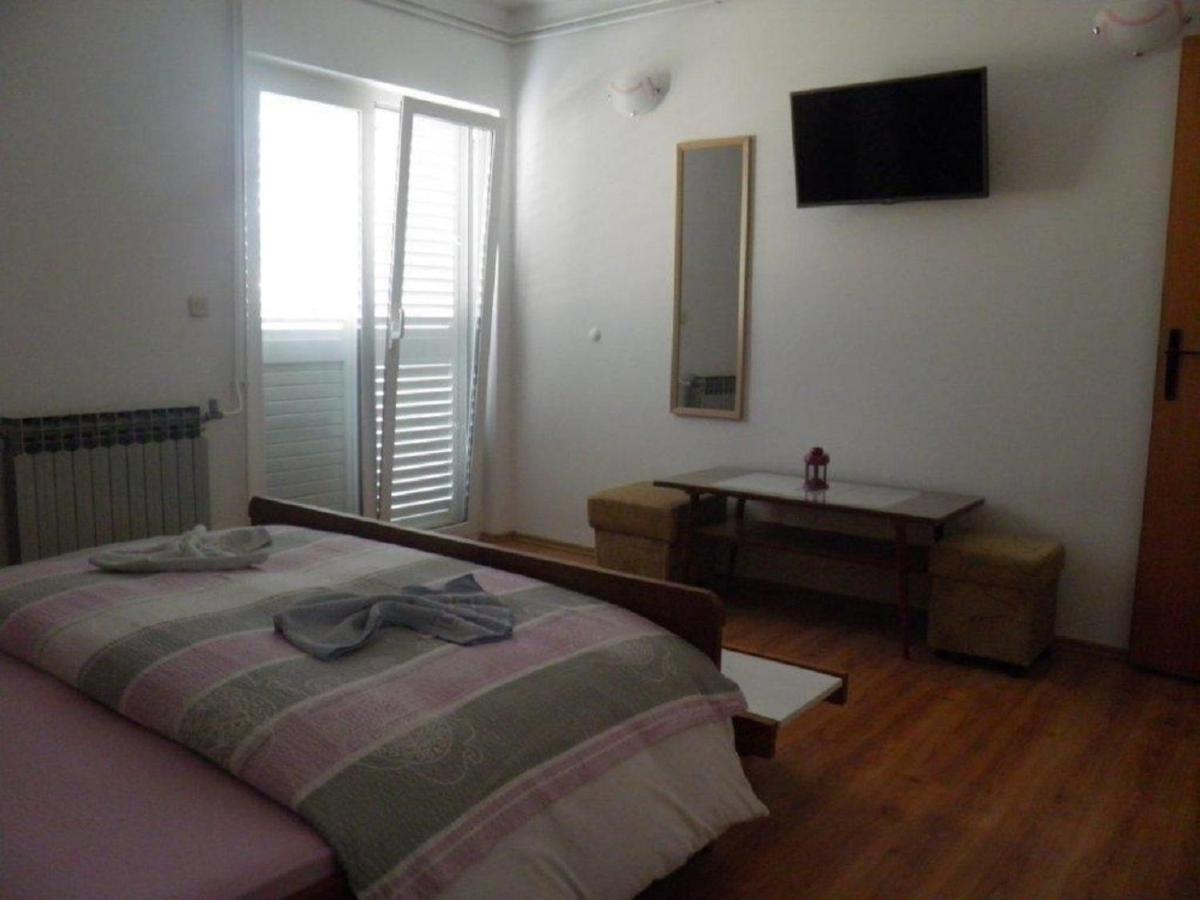 بريلا Apartments Angela - With Beautiful Courtyard المظهر الخارجي الصورة