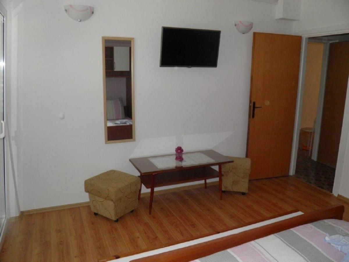بريلا Apartments Angela - With Beautiful Courtyard المظهر الخارجي الصورة