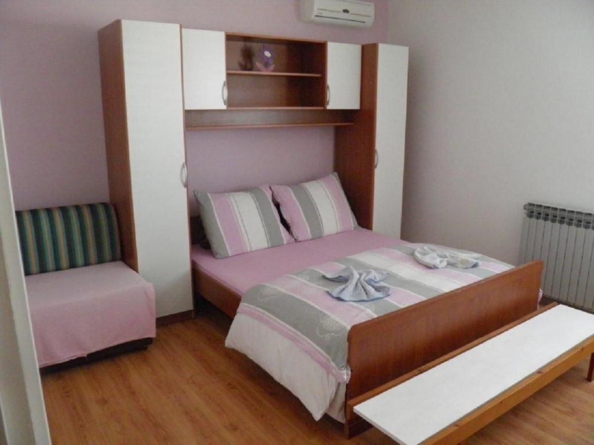 بريلا Apartments Angela - With Beautiful Courtyard المظهر الخارجي الصورة