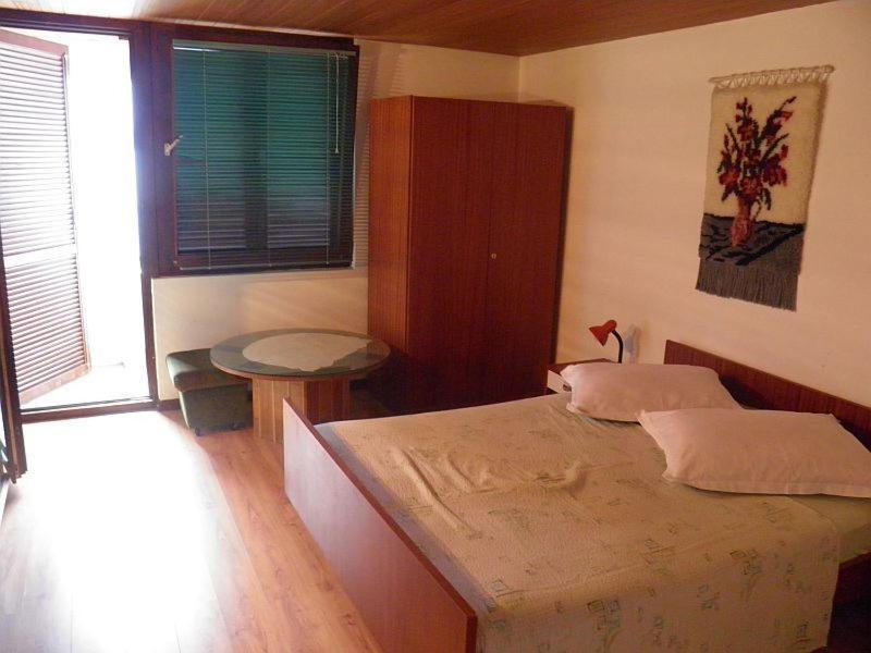 بريلا Apartments Angela - With Beautiful Courtyard المظهر الخارجي الصورة