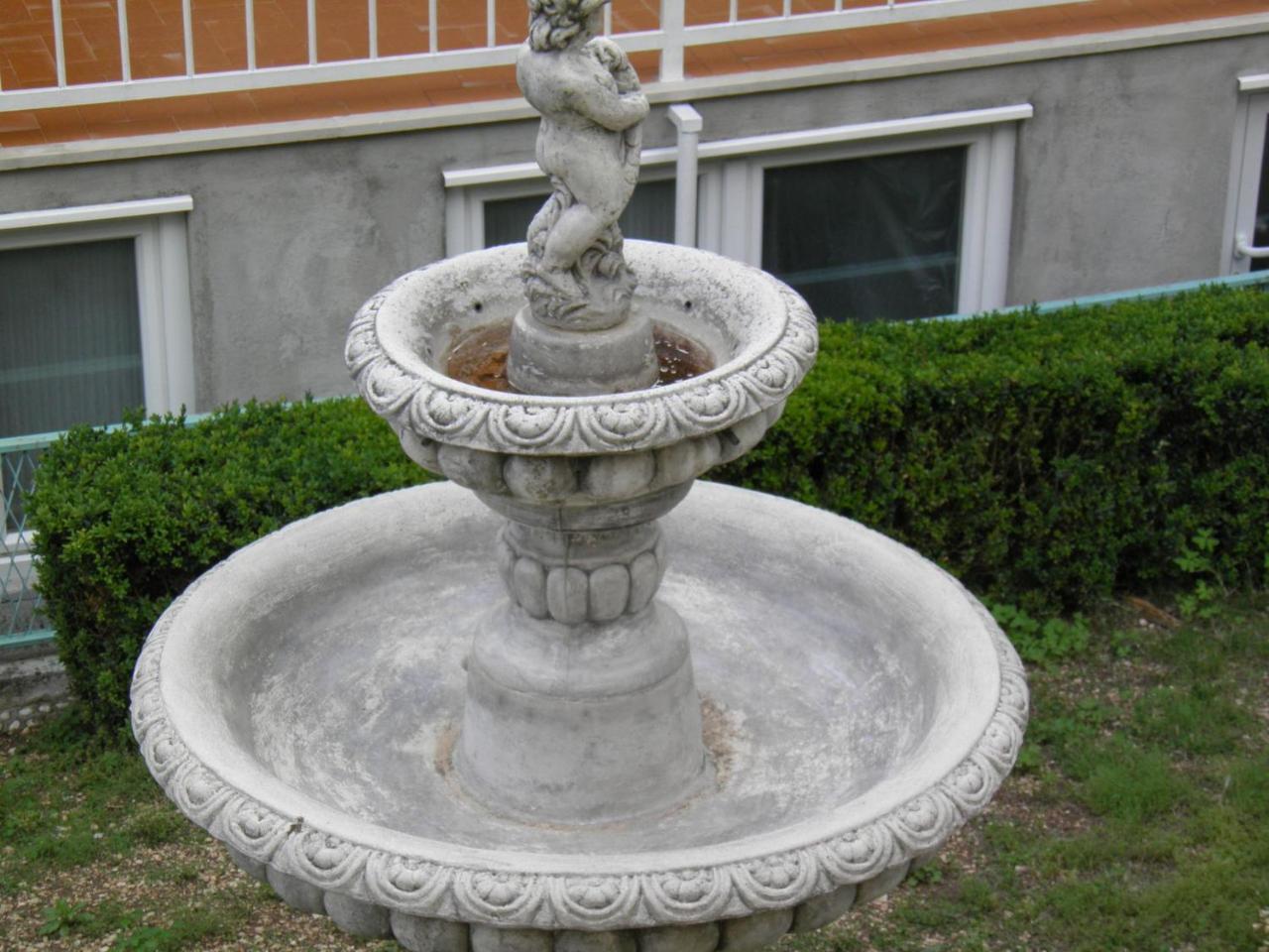 بريلا Apartments Angela - With Beautiful Courtyard المظهر الخارجي الصورة