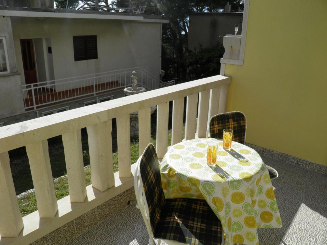 بريلا Apartments Angela - With Beautiful Courtyard المظهر الخارجي الصورة