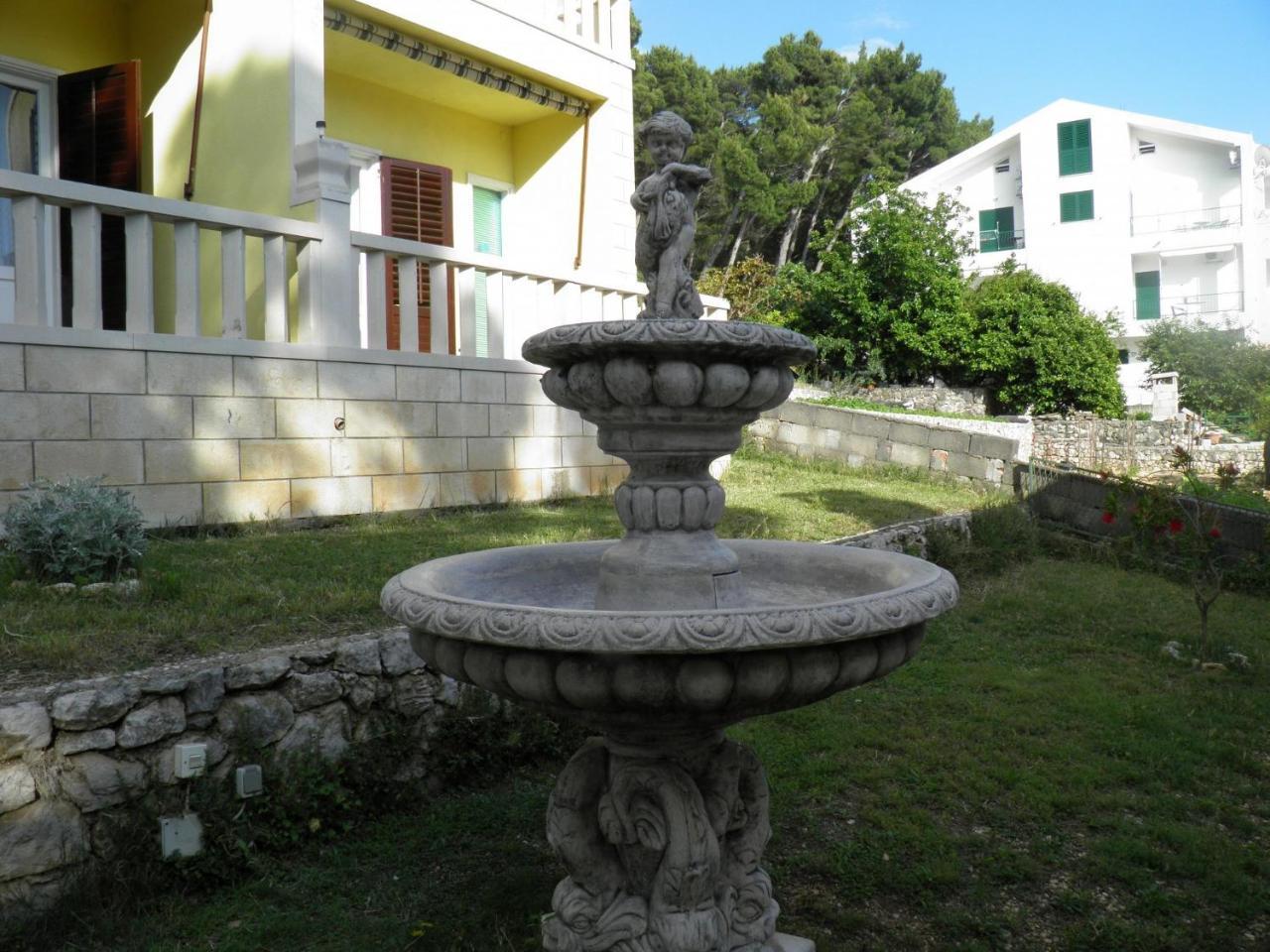 بريلا Apartments Angela - With Beautiful Courtyard المظهر الخارجي الصورة