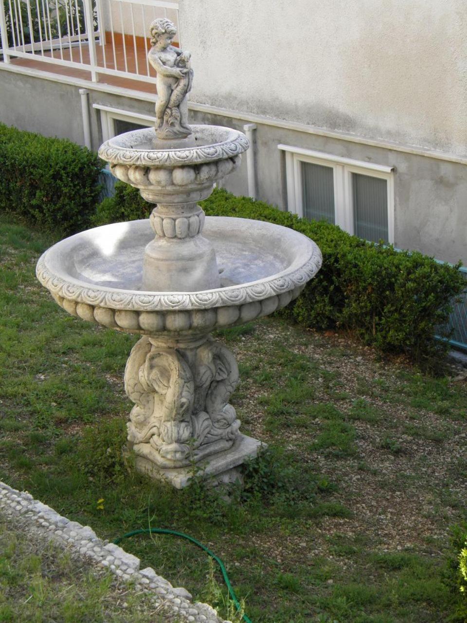 بريلا Apartments Angela - With Beautiful Courtyard المظهر الخارجي الصورة