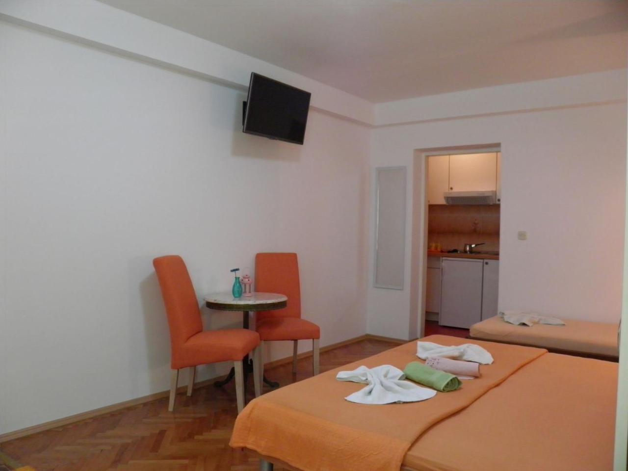 بريلا Apartments Angela - With Beautiful Courtyard المظهر الخارجي الصورة