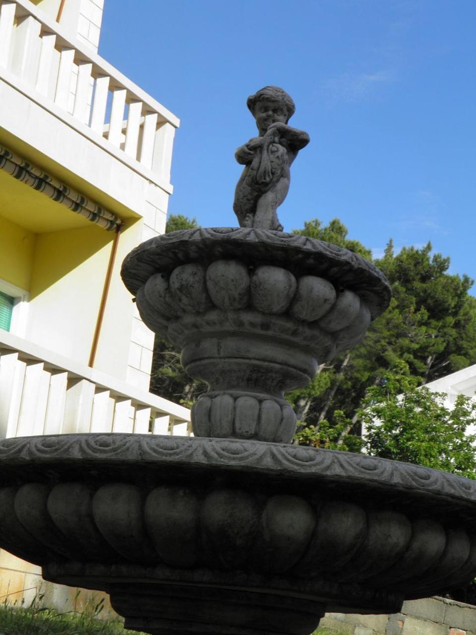 بريلا Apartments Angela - With Beautiful Courtyard المظهر الخارجي الصورة