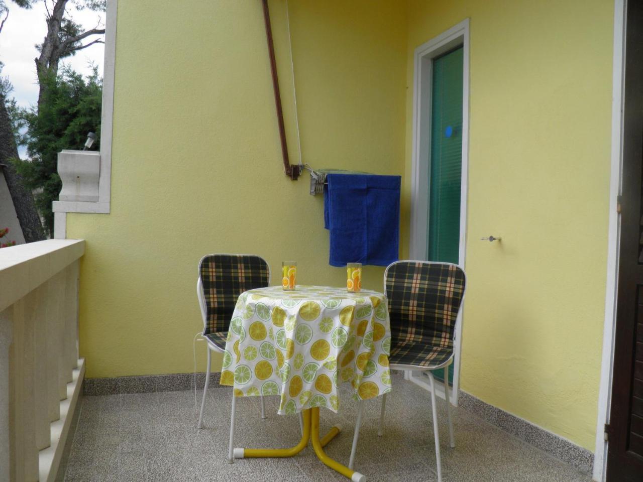 بريلا Apartments Angela - With Beautiful Courtyard المظهر الخارجي الصورة
